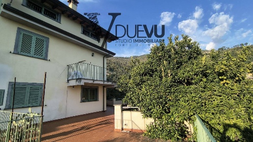 Foto Agriturismo in Via Serra, Montignoso di 180 m² con 4 locali in vendita
