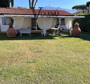 Foto Appartamento in VIA DELLA BARBIERA, Forte dei Marmi Roma Imperiale