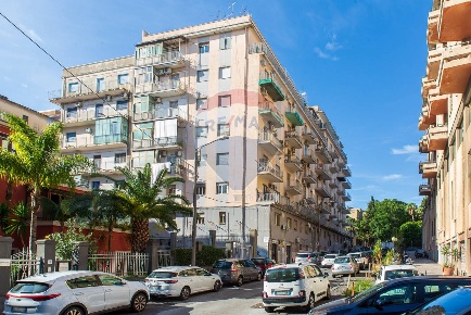 Foto Appartamento in VIA IBLA, Catania Gioeni di 100 m² con 3 locali