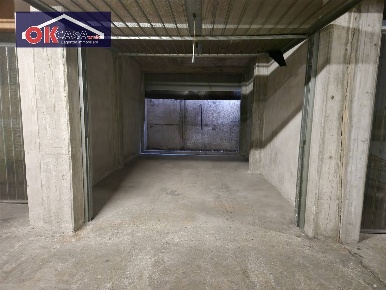 Foto Box in Via Luigi Negrelli, Verona Stadio di 27 m² con 1 locali