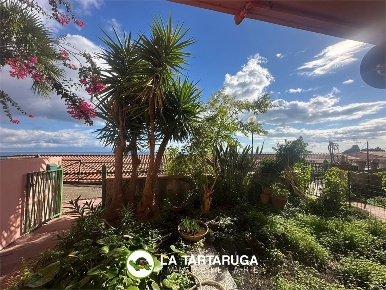 Foto Appartamento a Sant'Alessio Siculo di 90 m² con 3 locali in vendita