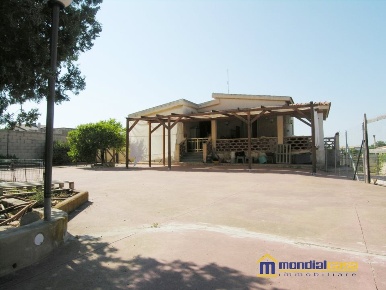 Foto Villa unifamiliare a Pachino Centro di 78 m² con 3 locali in vendita