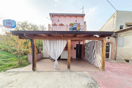 Foto Case semi ndipendenti in Via Roma, Giuliano Teatino Centro di 125 m²