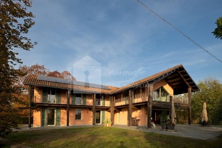 Foto Villa unifamiliare in via Montemarzo, Azzano d'Asti di 535 m²