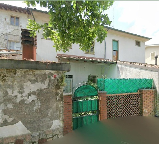 casa indipendente in vendita a Lucca in zona Centro Città
