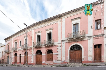 Foto Casa indipendente a Matino Centro di 1027 m² con 7 locali in vendita