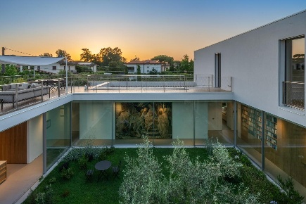 Foto Villa unifamiliare a Forte dei Marmi Centro di 400 m² con 12 locali