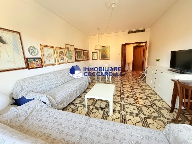 Foto Appartamento a Massa Marina di Massa Centro di 90 m² con 3 locali