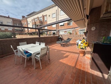 Foto Appartamento a Livorno Scopaia di 100 m² con 5 locali in vendita