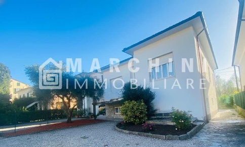 Foto Villa unifamiliare a Lucca Monte San Quirico - Tre Cancelli di 200 m²