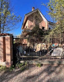 Foto Villa a schiera a Assago Milano Fiori di 272 m² con 4 locali