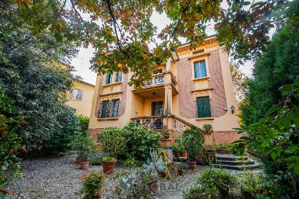 Foto Villa bifamiliare in Via Moreali 167, Modena Sant'Agnese - Università