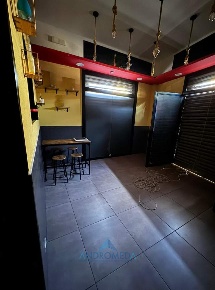 Foto Locale commerciale a Casavatore di 75 m² con 2 locali in affitto