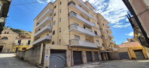 Foto Appartamento in Via della LibertÃ, Pizzo Centro di 93 m² con 3 locali