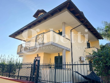 Foto Villa singola in Via Staffetta 181, Giugliano in Campania Lago Patria