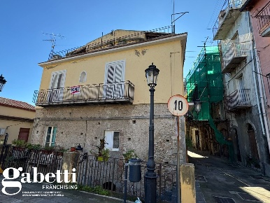 Foto Casa indipendente in Via Roma 62, Patti Centro di 130 m² con 5 locali
