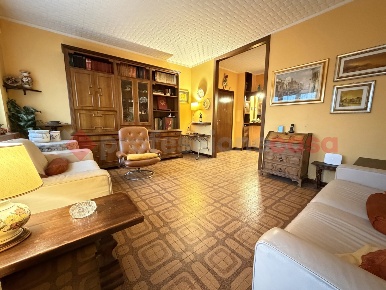 Foto Appartamento a Cesano Boscone Centro di 140 m² con 4 locali in vendita