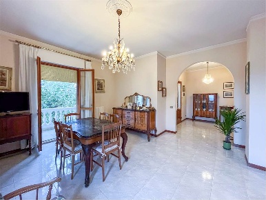 Foto Appartamento in via Santa Maria 7/b, Monsano di 128 m² con 6 locali