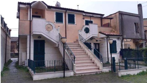 Foto Appartamento in Via Flaminia, Cartoceto Lucrezia di 92 m² con 4 locali