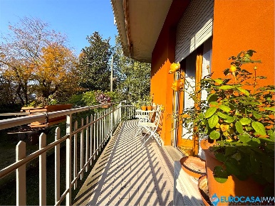 Foto Appartamento in Via Carso 35, Fabbrico Centro di 107 m² con 4 locali