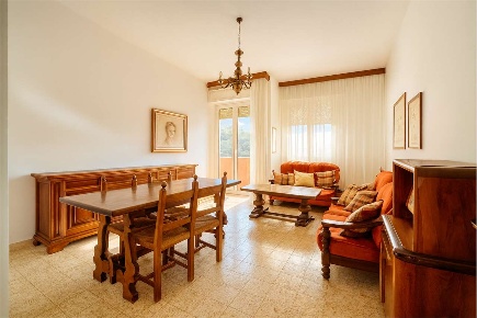 Foto Appartamento in Via Manzoni 29, Ancona Archi di 125 m² con 4 locali