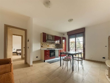 Foto Appartamento in Via Visconti  29, Somma Lombardo Centro di 65 m²