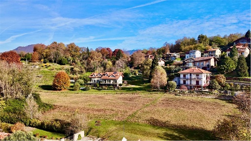 Foto Terreno edificabile in Via Collina, Besozzo Centro di 2600 m²