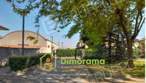 Foto Villa a schiera in Via cassino, Castano Primo Centro di 135 m²