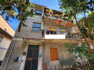Foto Appartamento in Via Roma 9, Formello Centro di 140 m² con 5 locali