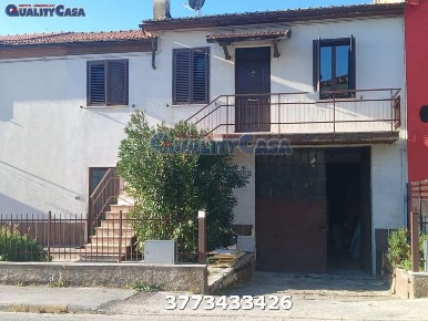 Foto Villa a schiera a Castelplanio di 100 m² con 4 locali in vendita