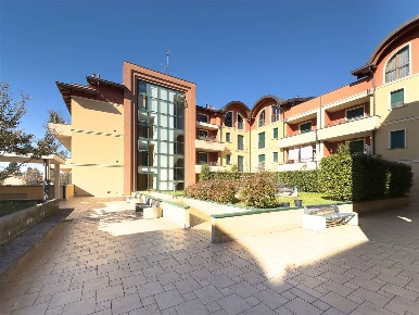 Foto Appartamento in via visconti 25, Somma Lombardo Centro di 125 m²