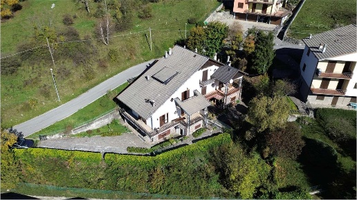 Foto Villa bifamiliare in Via Italia, Fuipiano Valle Imagna Centro