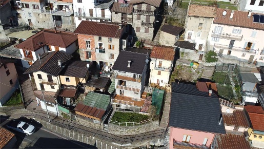 Foto Appartamento in Via Roma  10, Cavargna Centro di 120 m² con 5 locali