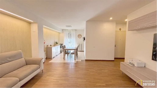 Foto Appartamento in Via Berlinguer 21, Noicattaro Centro di 100 m²