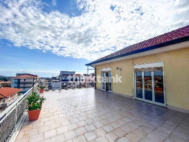 Foto Attico in Via Vittorio Emanuele, Gravina di Catania Centro di 70 m²