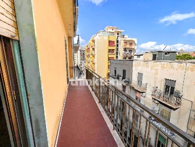 Foto Appartamento in Via Carlo Marx, Adrano di 110 m² con 6 locali