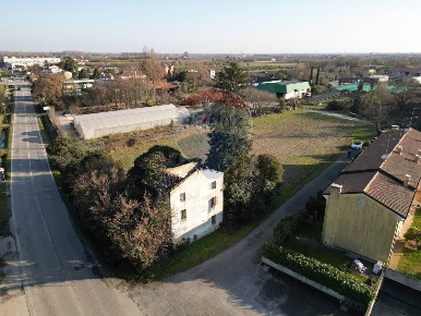 Foto Rustico in Via Redipuglia, Cordignano Centro di 200 m² con 10 locali