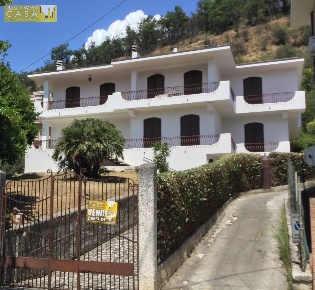 Foto Appartamento in in villa bifamiliare in Via Duca Degli Abruzzi, Centro