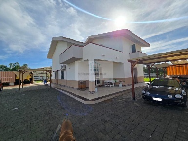 Foto Villa unifamiliare a Siracusa Punta Milocca - Fanusa Mare di 240 m²