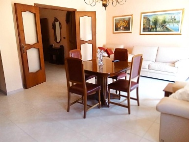 Foto Appartamento in VIA SAN POMPILIO, Turi di 159 m² con 5 locali