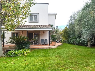 Foto Villa unifamiliare in VIA AURICARRO, Palo del Colle di 243 m²