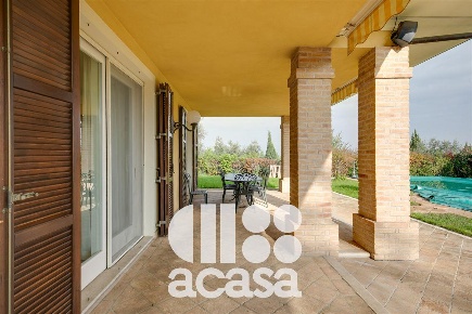 Foto Villa unifamiliare a Cesena di 327 m² con 7 locali in vendita