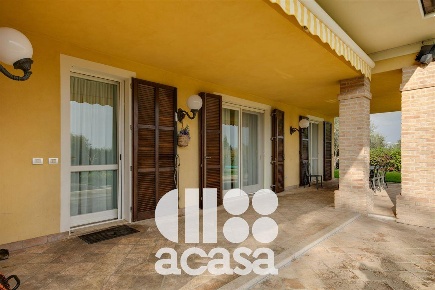 Foto Villa unifamiliare a Cesena Carpineta di 327 m² con 7 locali