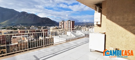 Foto Appartamento in VIA PECORI GIRALDI, Palermo Sperone di 132 m²