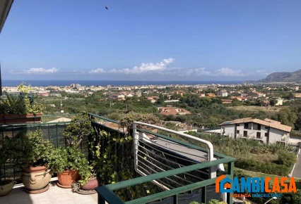 Foto Appartamento in Via Faraona, Villabate di 125 m² con 5 locali