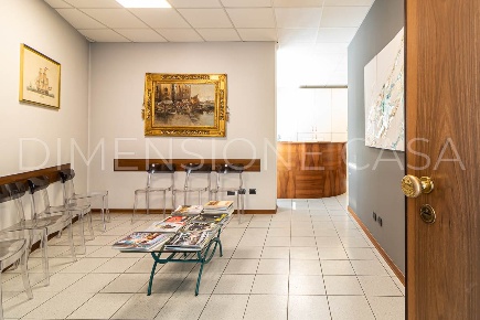 Foto Ufficio a Carpi di 198 m² con 6 locali in vendita