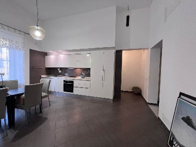 Foto Appartamento in Via Camillo Benso Cavour, Terracina Centro di 140 m²