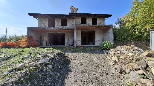 Foto Villa bifamiliare a Ferriere di 130 m² con 3 locali in vendita