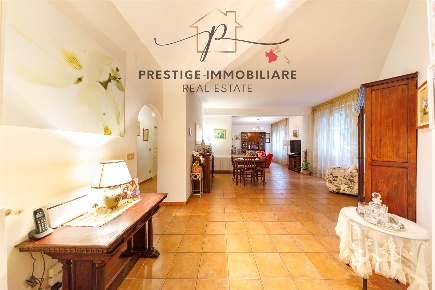 Foto Appartamento a Livorno Ardenza di 108 m² con 4 locali in vendita