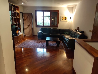 Foto Appartamento a Prato Castellina di 124 m² con 5 locali in vendita